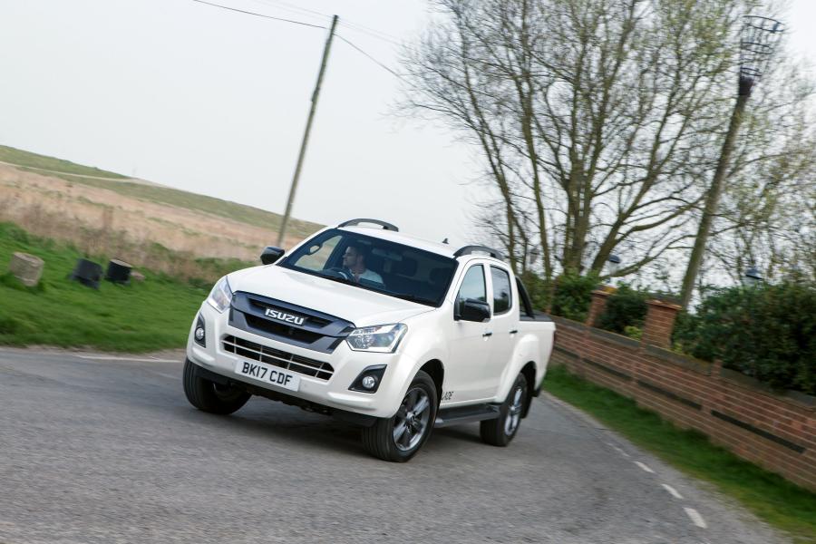  Isuzu D-Max Blade Double Cab 2017 года  (UK) (фото 18 из 52)